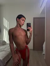 Oscar, male escort in Dubai — photo 3