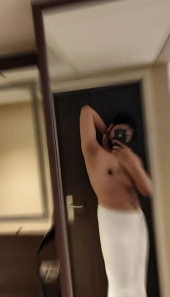 Oscar, Asian male escort in Dubai โ photo 3