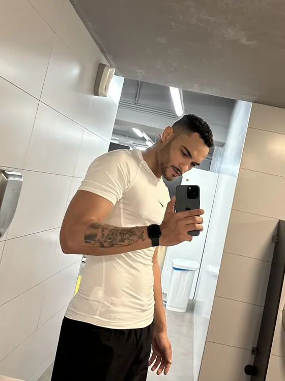 Owen, male escort in Dubai — photo 12