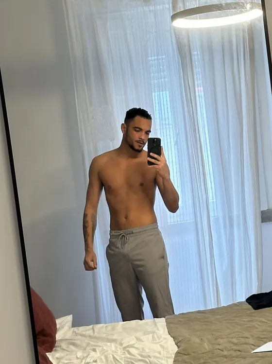 Owen, male escort in Dubai — photo 14