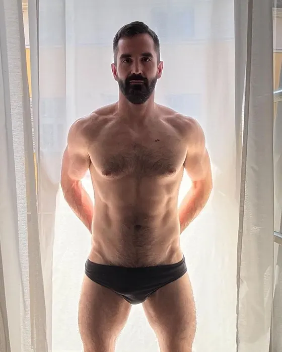 Roman, male escort in Dubai — photo 7