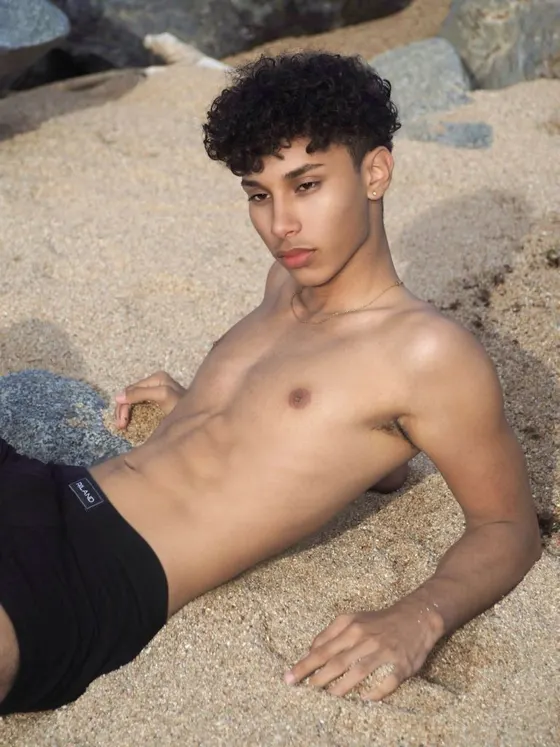 Roman, male escort in Dubai