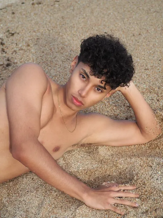 Roman, male escort in Dubai — photo 13