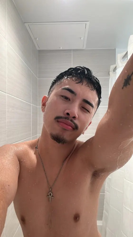 Roman, Asian male escort in Dubai โ photo 5