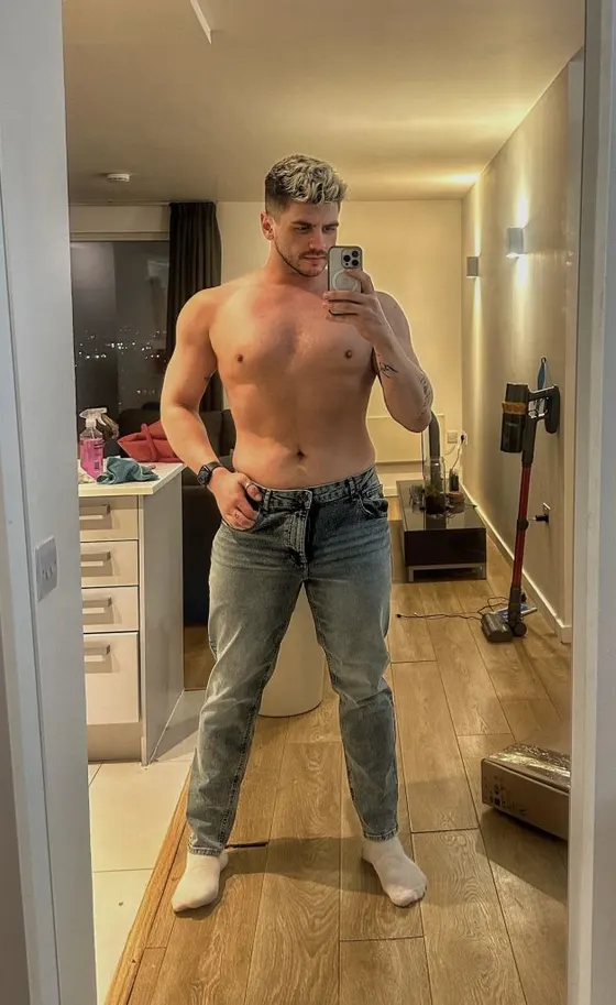 Ryan, male escort in Dubai — photo 18