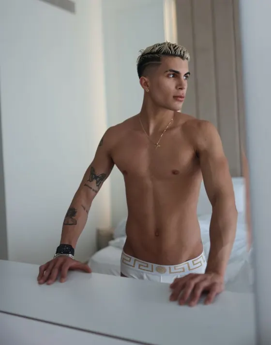 Ryan, male escort in Dubai