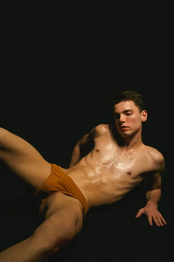 Sean, male escort in Dubai โ photo 11