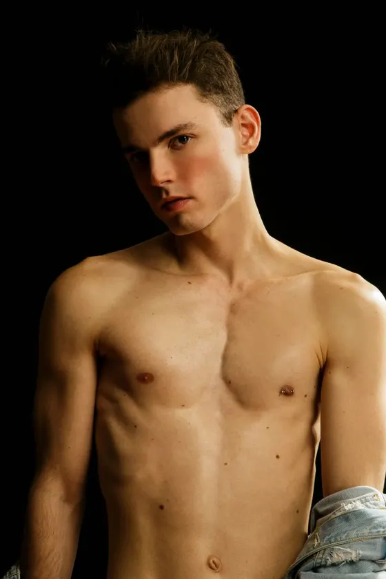 Sean, male escort in Dubai โ photo 15