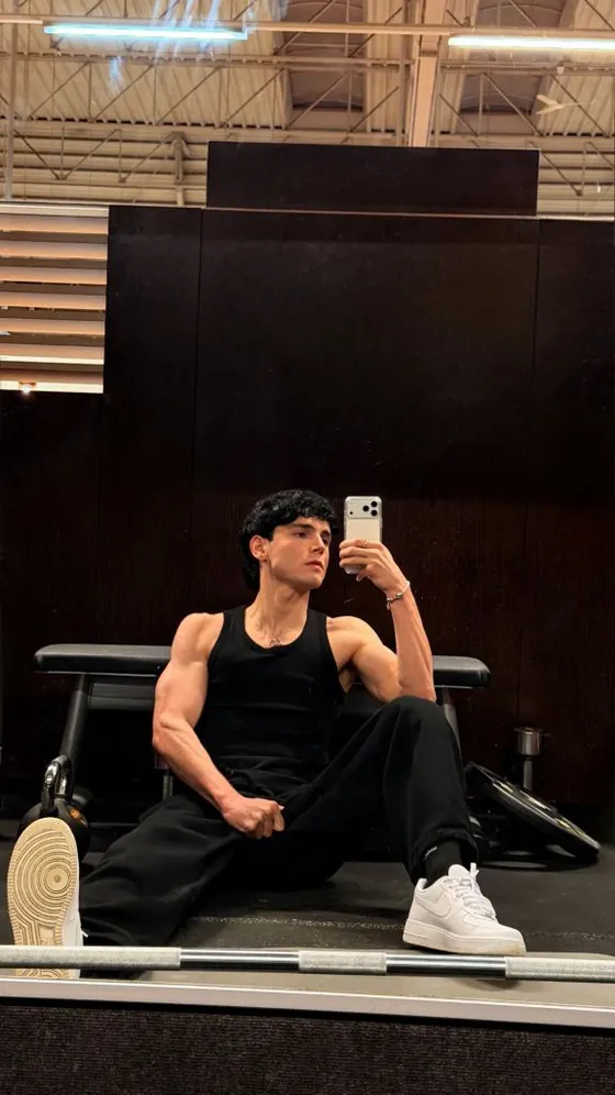 Sean, male escort in Dubai โ photo 4