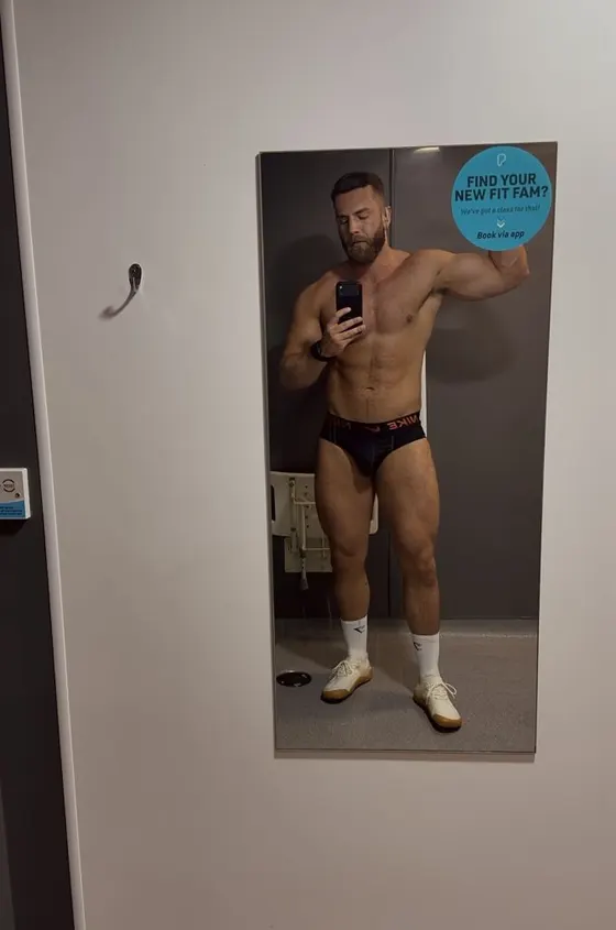 Sean, male escort in Dubai — photo 10