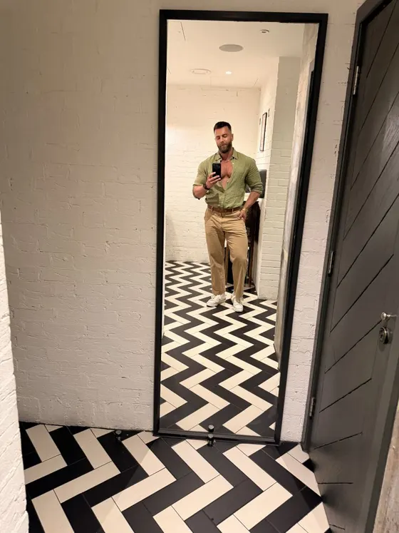 Sean, male escort in Dubai — photo 6