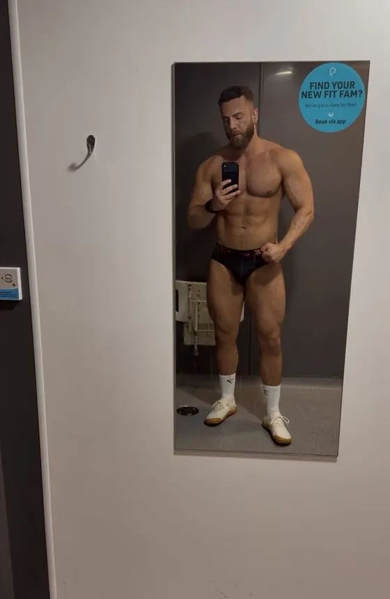 Sean, male escort in Dubai — photo 9