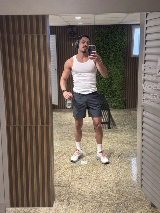 Sean, male escort in Dubai โ photo 11
