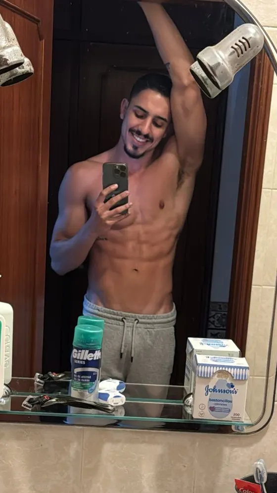Sean, male escort in Dubai โ photo 14