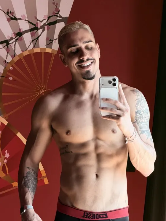 Sean, male escort in Dubai โ photo 2