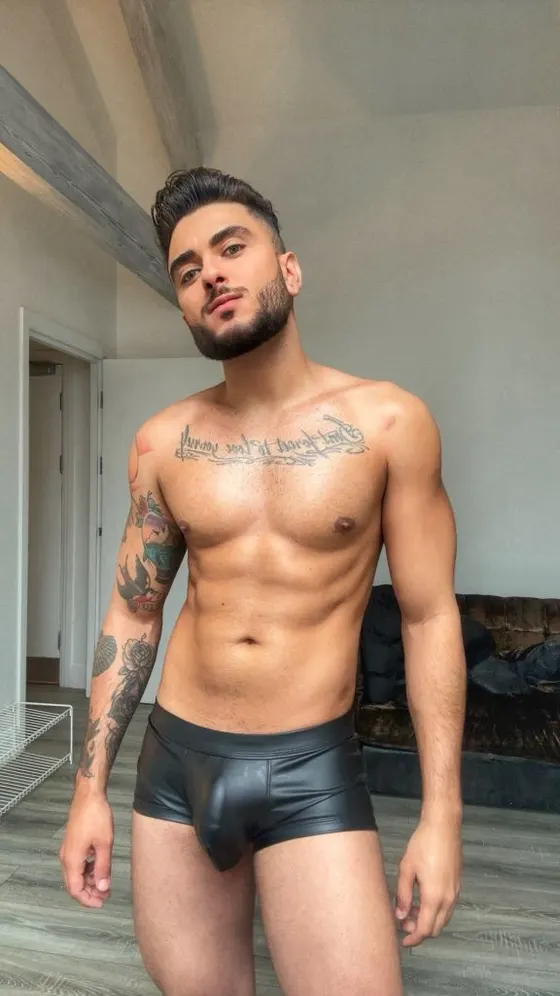 Sergei, male escort in Dubai โ photo 10