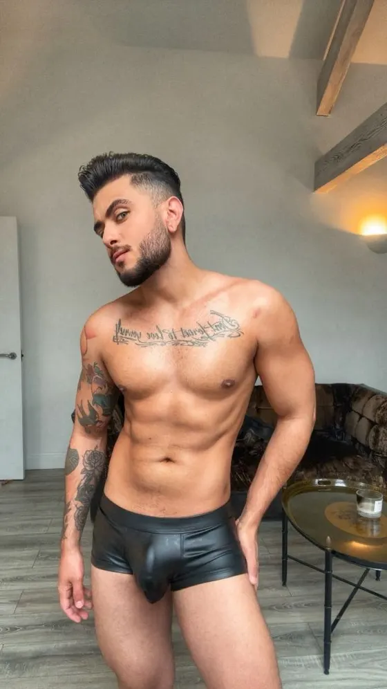 Sergei, male escort in Dubai โ photo 12