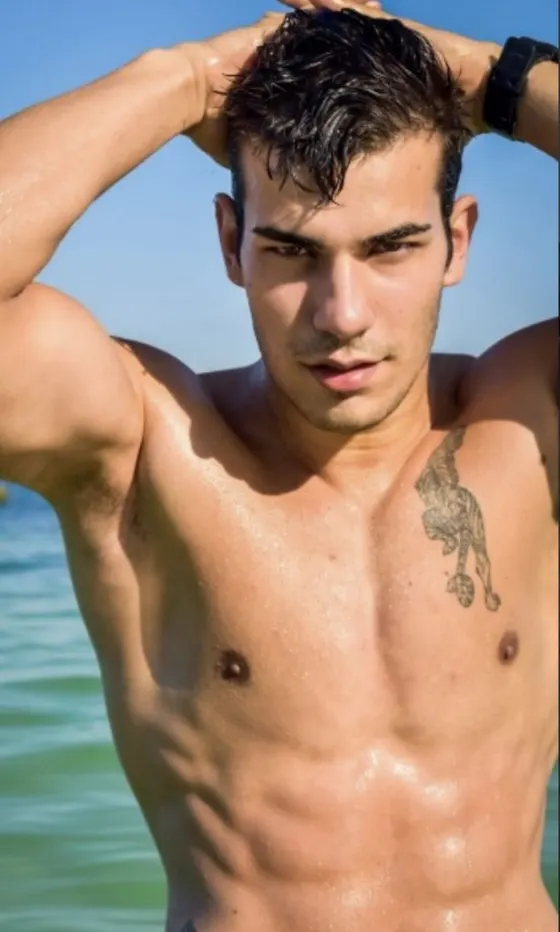 Theo, male escort in Dubai — photo 15