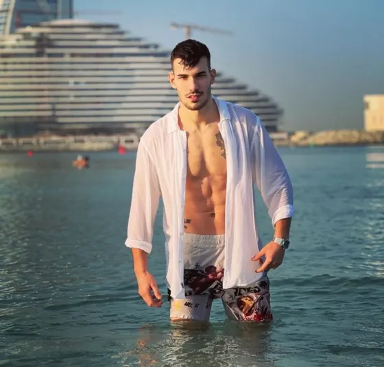 Theo, male escort in Dubai — photo 17