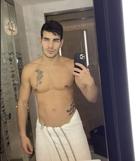 Theo, male escort in Dubai — photo 18