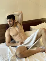 Theo, male escort in Dubai — photo 4