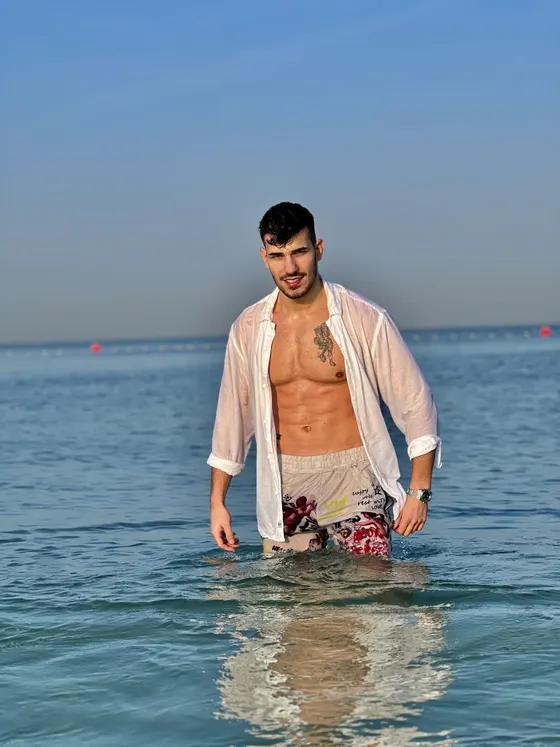 Theo, male escort in Dubai — photo 9