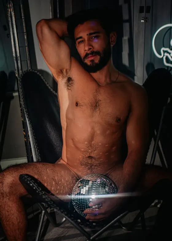 Theo, male escort in Dubai — photo 10