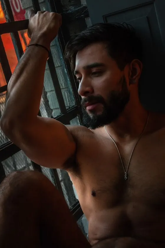 Theo, male escort in Dubai — photo 11