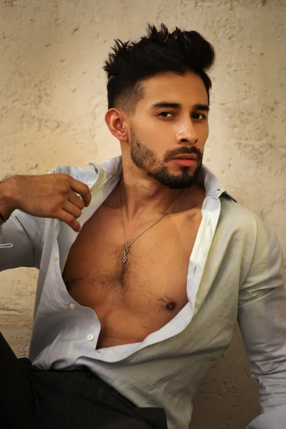 Theo, male escort in Dubai — photo 13