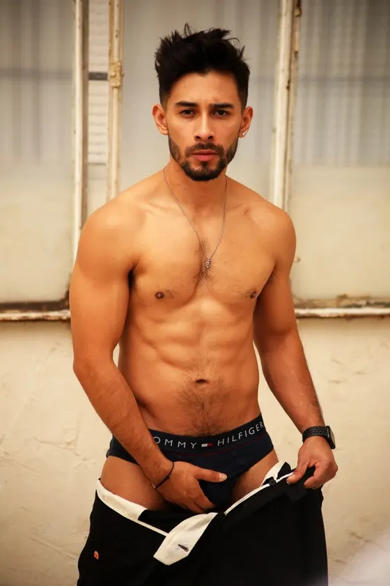 Theo, male escort in Dubai — photo 8