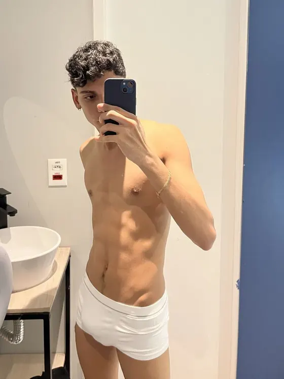 Theo, Brazilian male escort in Dubai — photo 6