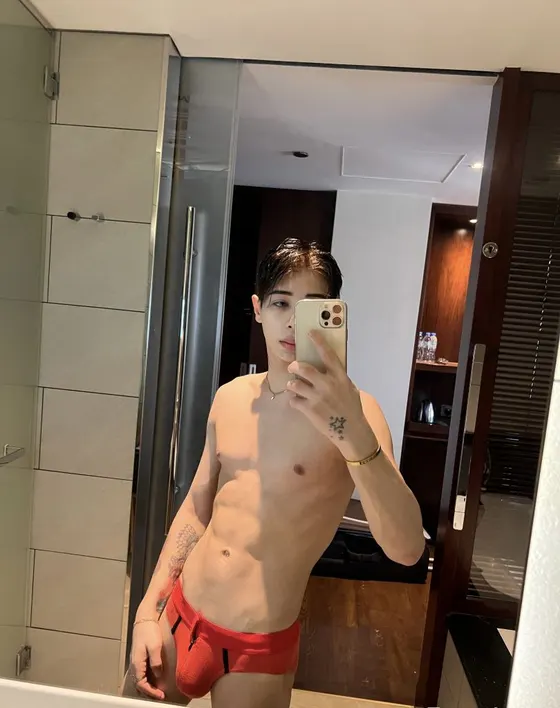 Theo, Brazilian male escort in Dubai — photo 8