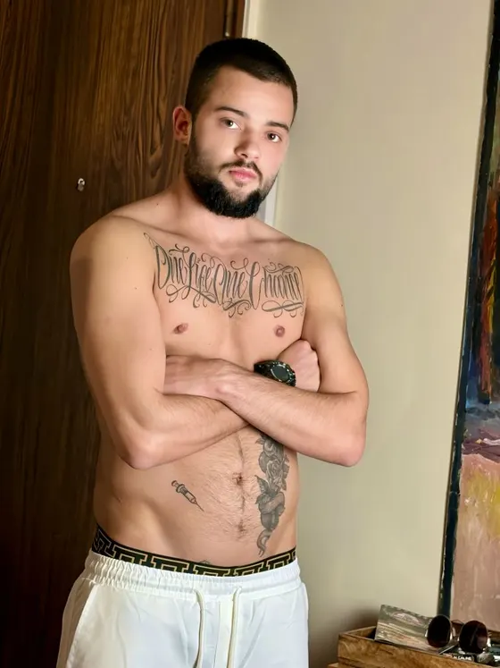 Theo, Russian male escort in Dubai — photo 11
