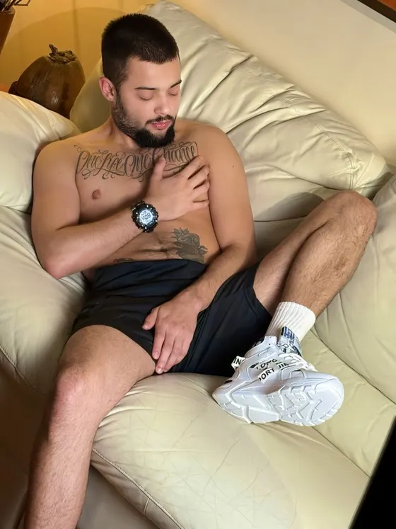 Theo, Russian male escort in Dubai — photo 5