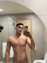 Victor, male escort in Dubai — photo 2