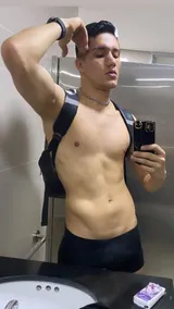 Victor, male escort in Dubai — photo 4