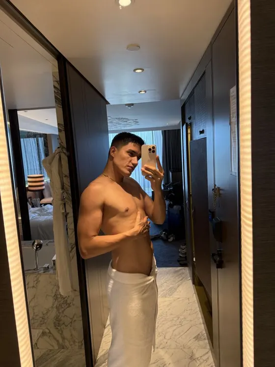 Victor, male escort in Dubai — photo 6