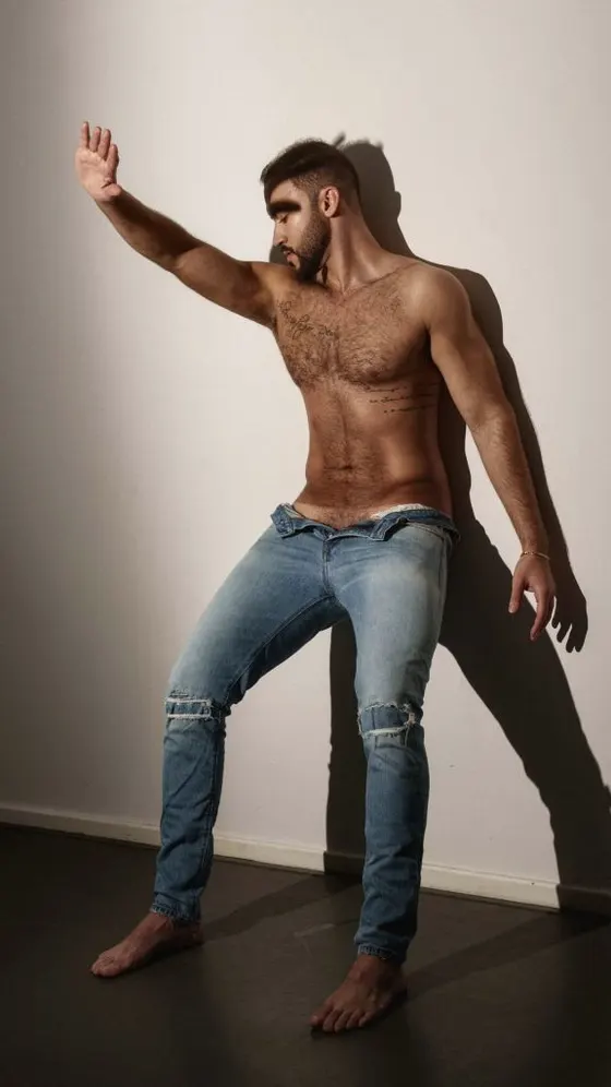 Vince, male escort in Dubai — photo 11