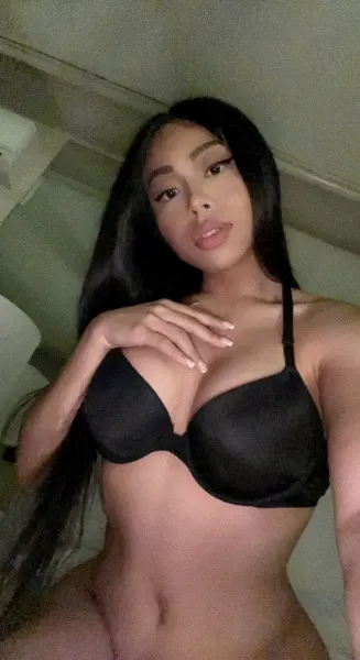 Alessia, Asian trans escort in Dubai — photo 7