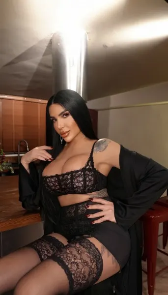 Aline, trans escort in Dubai — photo 6