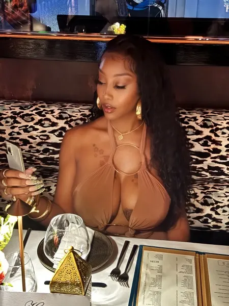Amanda, Brazilian trans escort in Dubai — photo 11