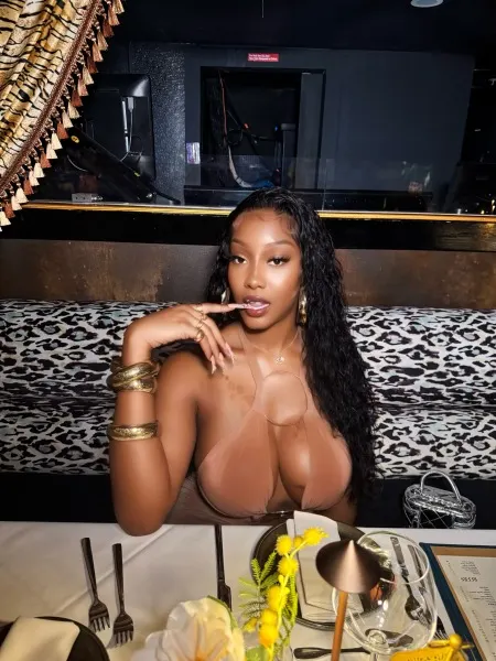 Amanda, Brazilian trans escort in Dubai — photo 12