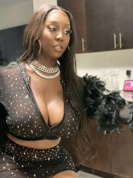 Amanda, Brazilian trans escort in Dubai — photo 16