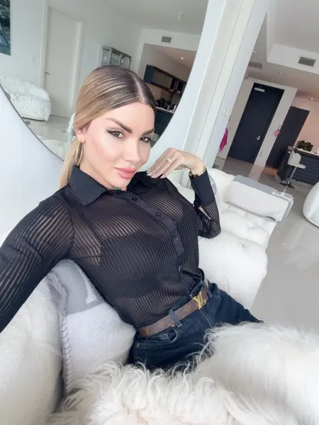 Amanda, Brazilian trans escort in Dubai — photo 10