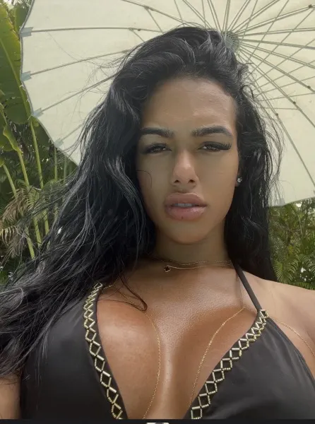 Amanda, Brazilian trans escort in Dubai — photo 14