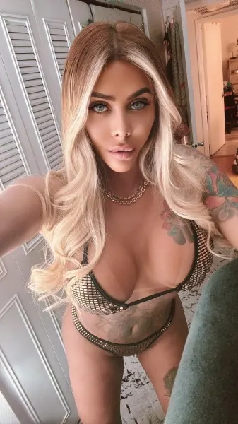 Amanda, Brazilian trans escort in Dubai — photo 8