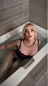 Angel, Brazilian trans escort in Dubai — photo 2