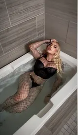 Angel, Brazilian trans escort in Dubai — photo 3
