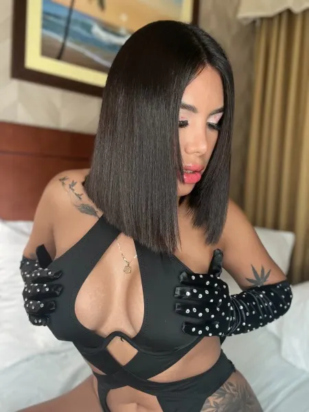 Angel, Brazilian trans escort in Dubai — photo 9