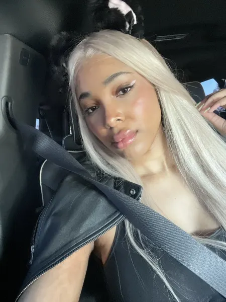 Angel, Brazilian trans escort in Dubai — photo 5